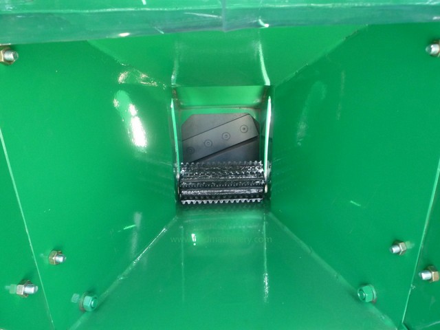 TM PTO Mechanical Feeding Chipper